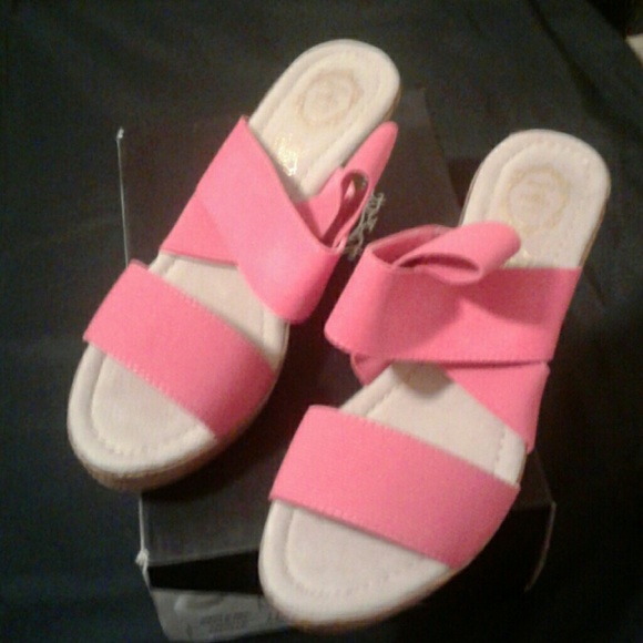 Ollio size 8 sling back sandles. - Picture 2 of 4